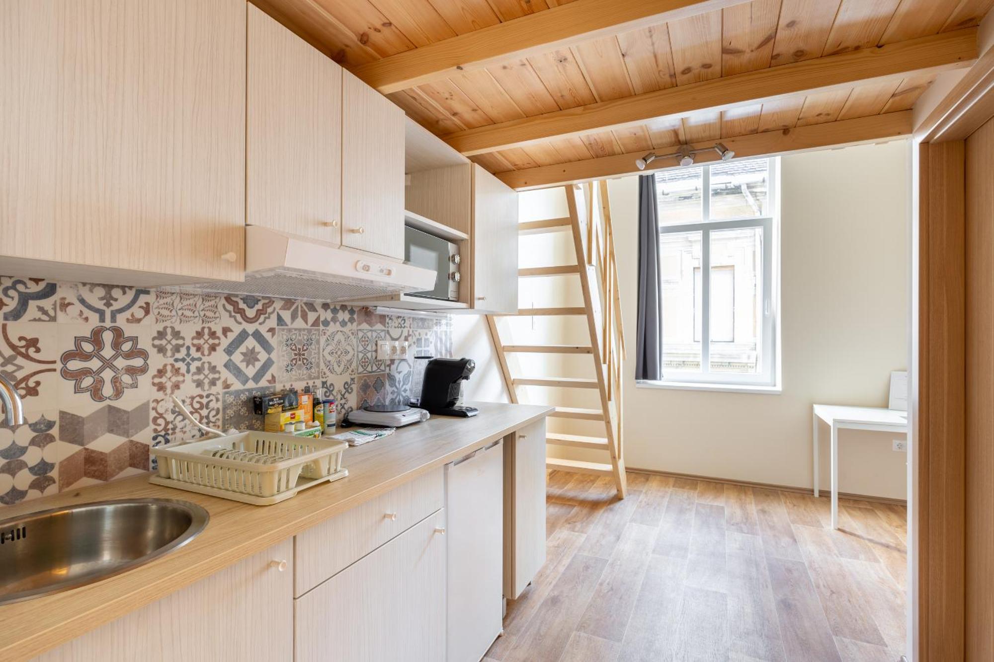 Apartament Central Mezzanine Apartments With Ac At Keleti Railways Long-Term *