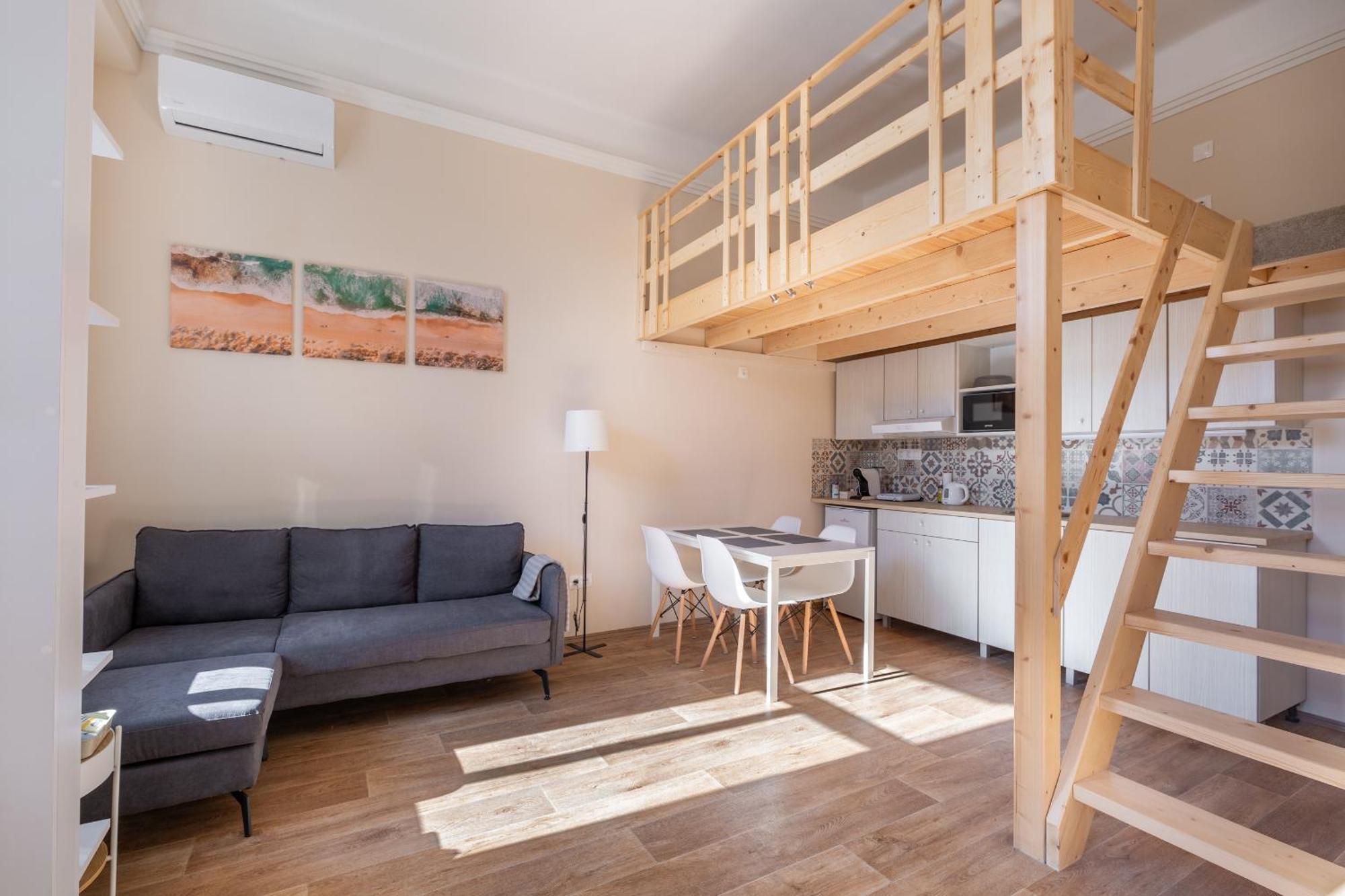 Apartament Central Mezzanine Apartments With Ac At Keleti Railways Long-Term