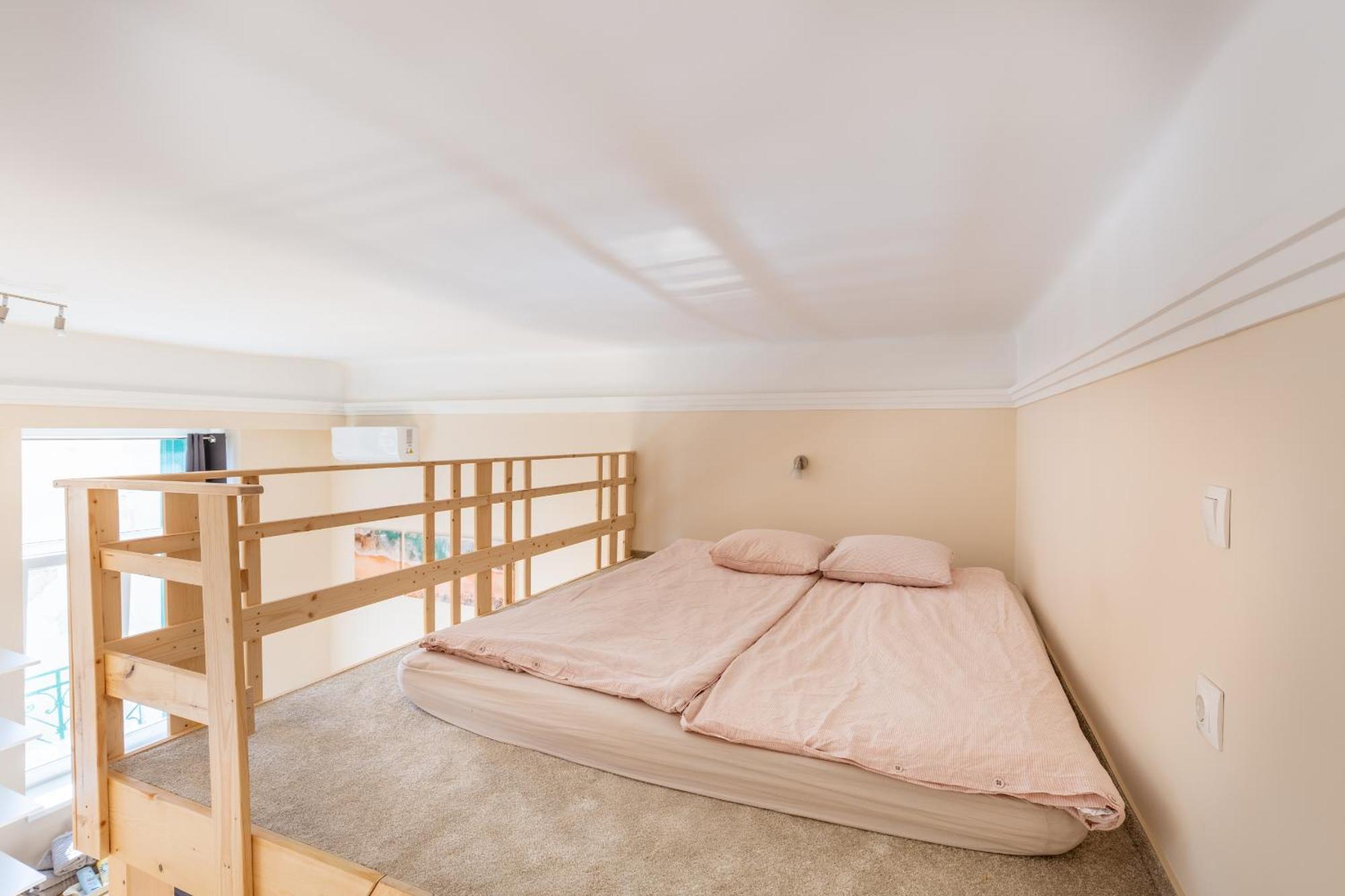 Apartament Central Mezzanine Apartments With Ac At Keleti Railways Long-Term