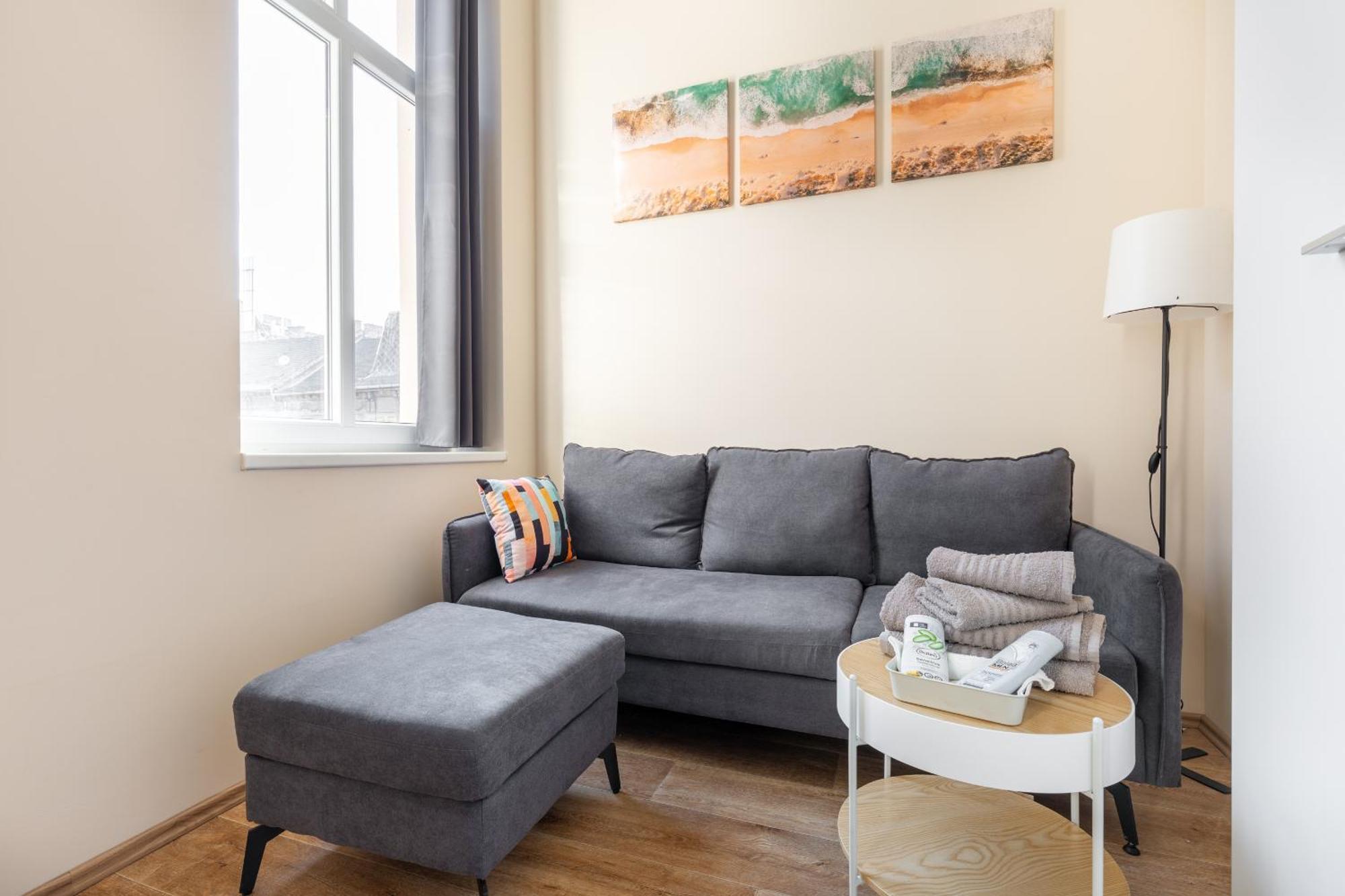 Central Mezzanine Apartments With Ac At Keleti Railways Long-Term Apartament Budapesta