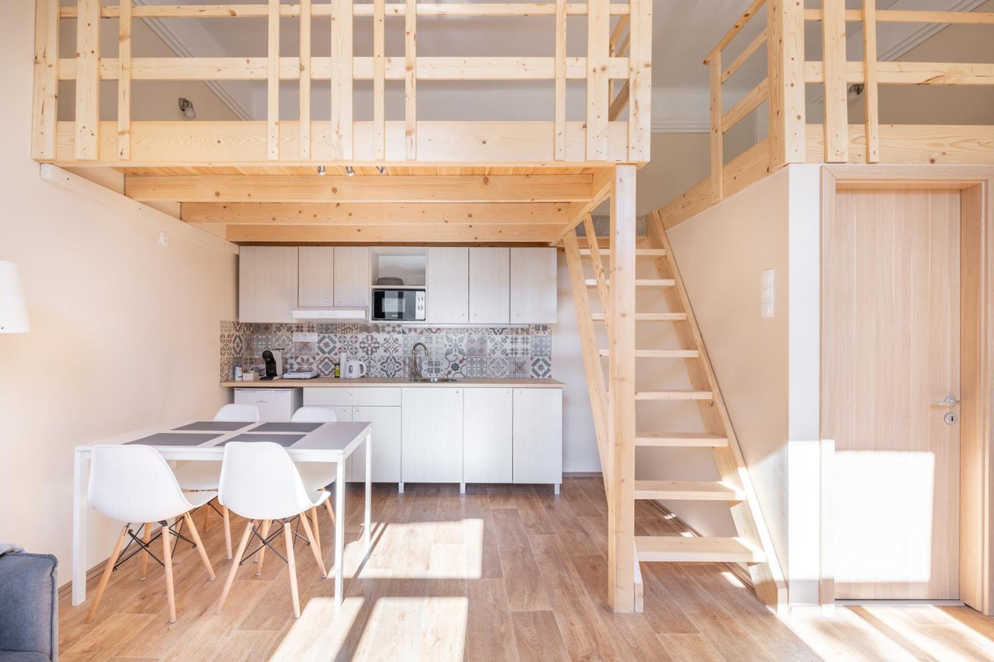 Central Mezzanine Apartments With Ac At Keleti Railways Long-Term Budapesta