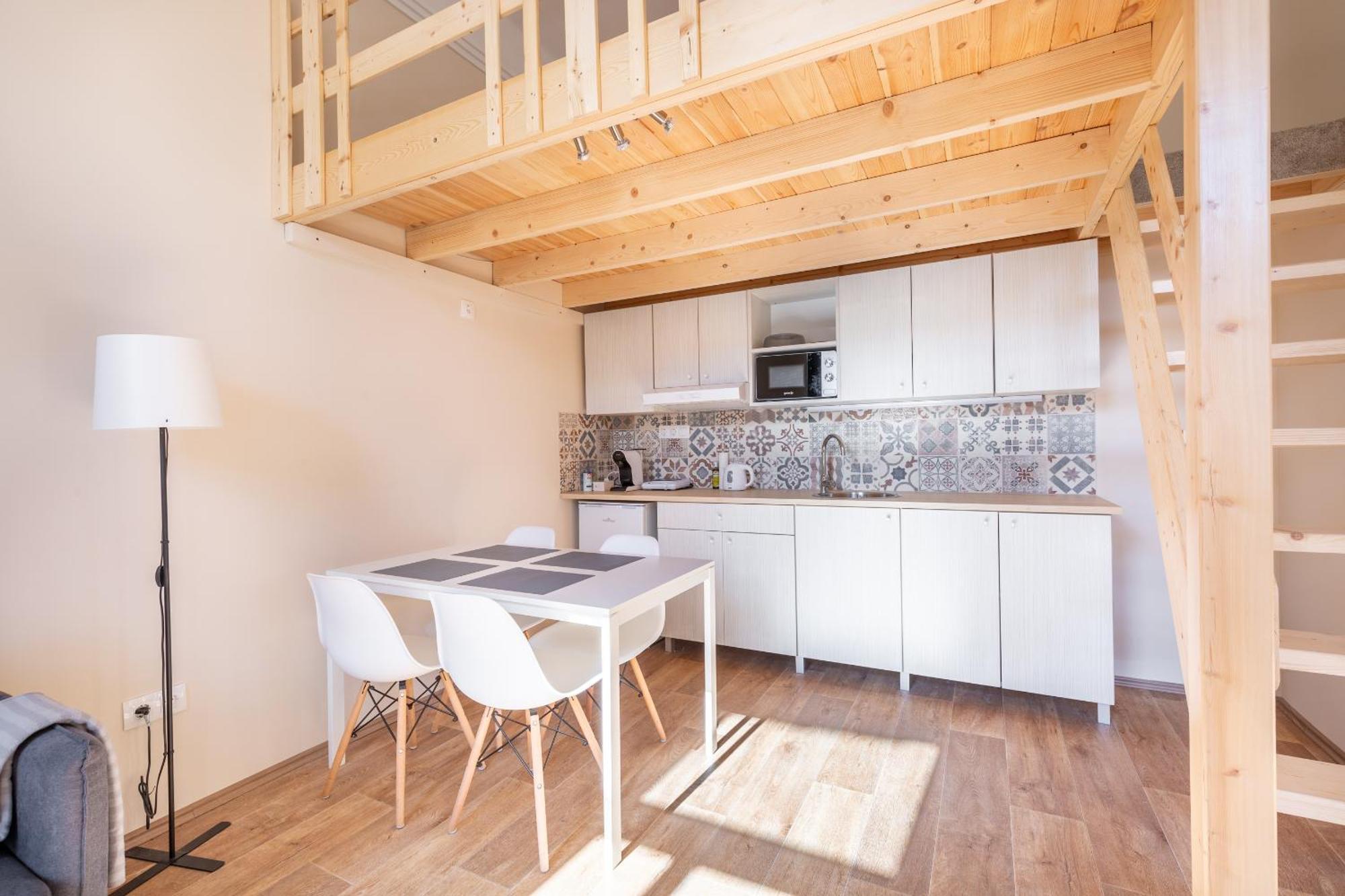 Apartamento Central Mezzanine Apartments With Ac At Keleti Railways Long-Term *
