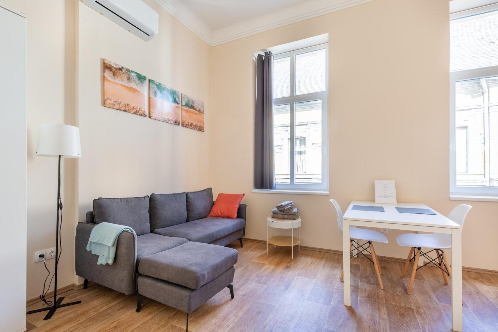 Apartament Central Mezzanine Apartments With Ac At Keleti Railways Long-Term Budapesta