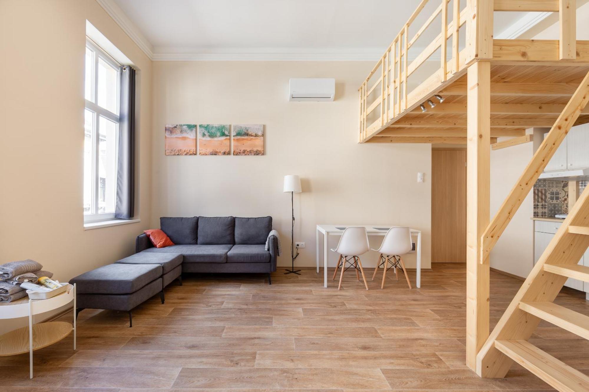 Apartament Central Mezzanine Apartments With Ac At Keleti Railways Long-Term *