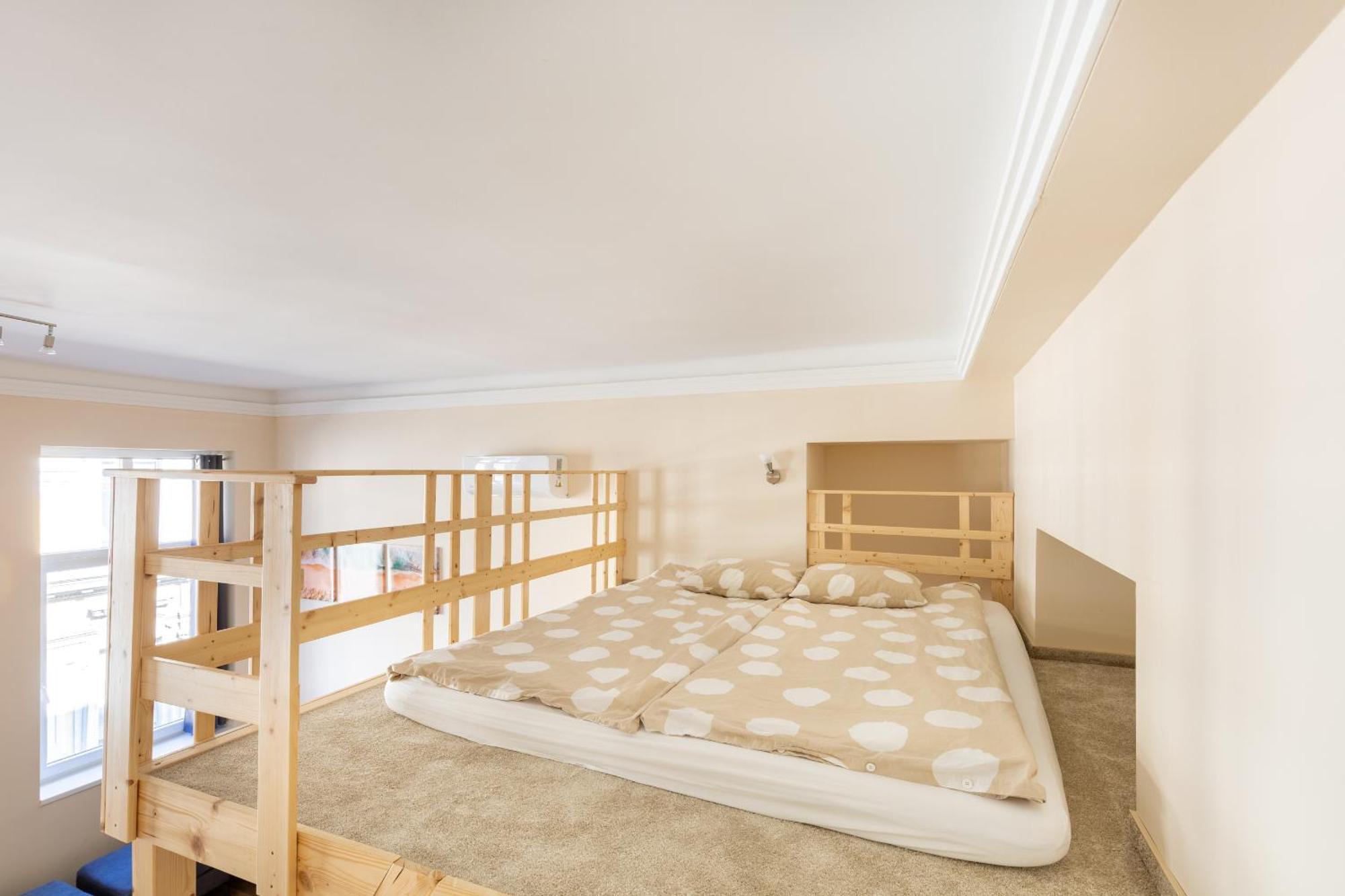 Central Mezzanine Apartments With Ac At Keleti Railways Long-Term Budapeste